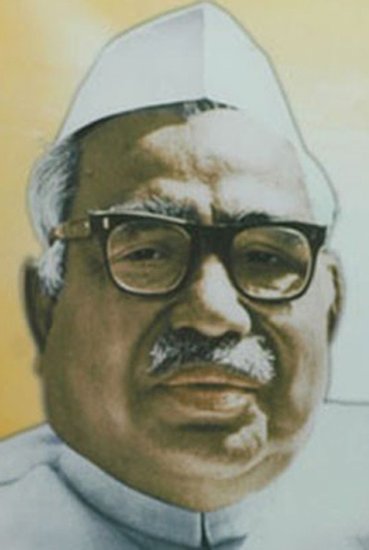 जवाहरलाल नेहरू की पहली कैबिनेट के सबसे युवा मंत्री रहे बाबू जगजीवन राम बड़े राजनेता थे। जगजीवन राम के नाम सबसे ज्यादा बार कैबिनेट मंत्री रहने का रिकॉर्ड है।