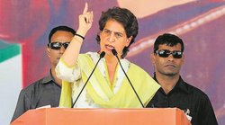 प्रियंका गांधी का पीएम मोदी पर तीखा प्रहार, बोलीं- हत्यारों को बचाने वाले माफी मांग रहे हैं