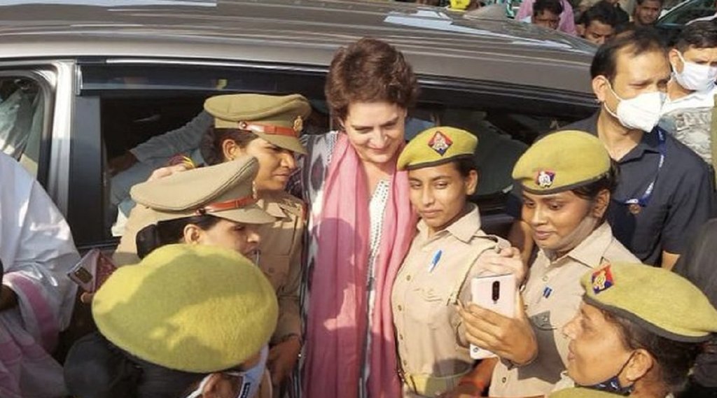 Priyanka Gandhi Selfie Women Police
