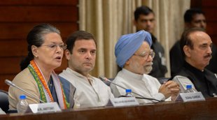 Sonia Gandhi, Rahul gandhi, Manmohan singh,Gulam Nabi