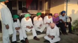 लखीमपुर खीरी जा रहे पंजाब के डिप्टी सीएम सहारनपुर में अरेस्ट, सिद्धू बोले- गिरफ्तारी उनकी हो जिन्होंने किसानों पर चढ़ाई गाड़ियां