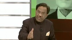 लाइव डिबेट में पैनलिस्ट ने उठाया सावरकर पर सवाल तो बोले अमिश देवगन-आपके लिए तो औरंगजेब महान हैं