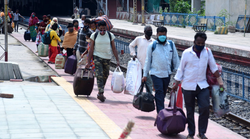 Indian Railways IRCTC: रेल सफर में पटाखे साथ ले जाने पर आपके खिलाफ हो सकता है ऐक्शन, जानें- कौन कौन सी चीजें ले जाना है ट्रेन में मना