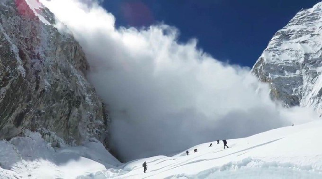 Uttarakhand, Five Navy personnel missing, Avalanche, Mount Trishul, Mountaineering