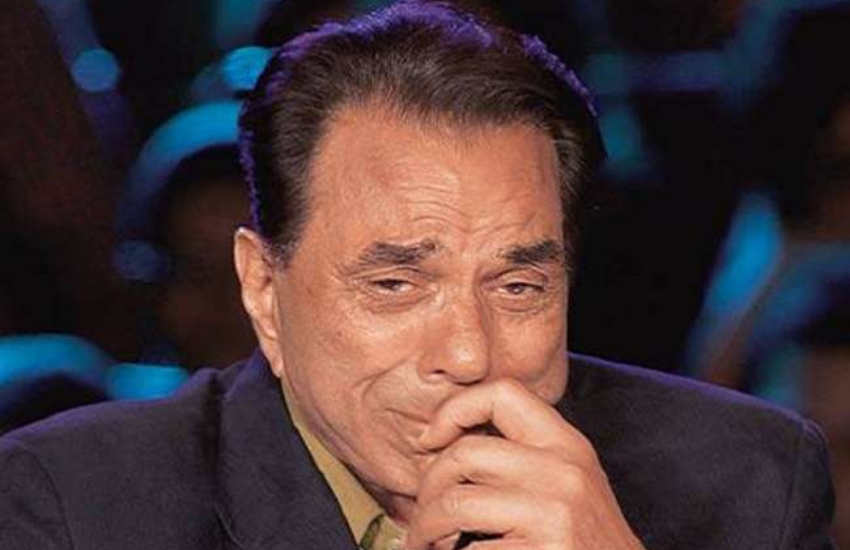 फिल्म 'रेशम की डोर' में धर्मेंद्र और अजीत देओल के बीच जब सीन हो गया तो उसके बाद वो रो पड़े थे। उन्हें सीन में अपने भाई को पीटने का पछतावा था।