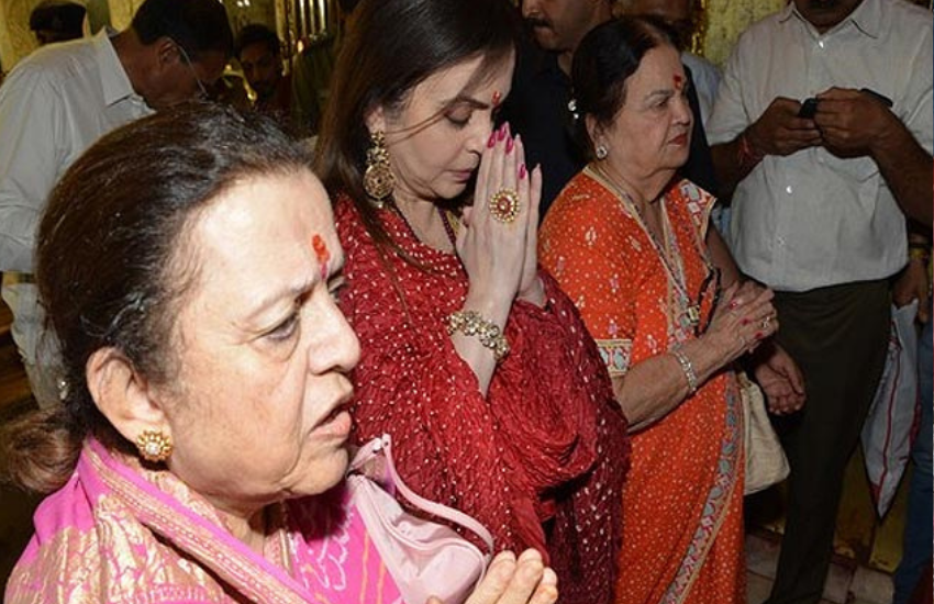 आईपीएल के दसवें संस्करण के फिनाले में मुंबई इंडियंस ने पुणे को महज एक रन से पटखनी दी थी। इस मैच का सेंटर ऑफ अटरेक्शन मुकेश अंबानी की सास थीं, जिन्हें कई बार टीम के लिए प्रार्थना करते देखा गया।