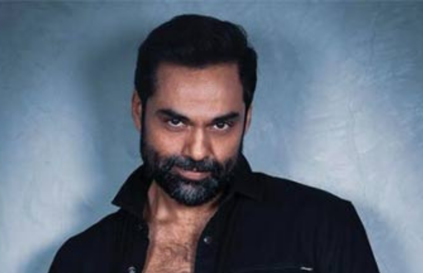 धर्मेंद्र के भतीजे और अजीत देओल के बेटे अभय देओेल को शादी में विश्वास नहीं है, हालांकि वह लंबे समय तक प्रीति देसाई के साथ लिव-इन में रहे हैं। अभय ने सिमी ग्रेवाल के साथ बातचीत में कहा था कि शादी का टैग जरूरी नहीं होता। Photos: Social Media