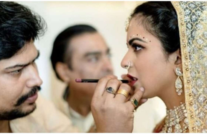 उस समय ईशा अंबानी रिलायंस इंडस्ट्रीज में 80 मिलियन डॉलर के शेयर्स की मालकिन बन गई थीं। साल 2008 में उनकी कुल संपत्ति 460 करोड़ रुपए थी।