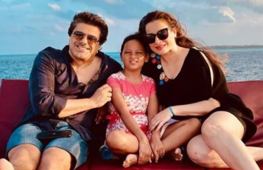 एक्ट्रेस नीलम कोठारी ने भी शादी के कुछ सालों बाद उन्‍होंने एक सात महीने की बच्‍ची को गोद लिया था। नीलम ने साल 2011 में समीर सोनी शादी की थी।