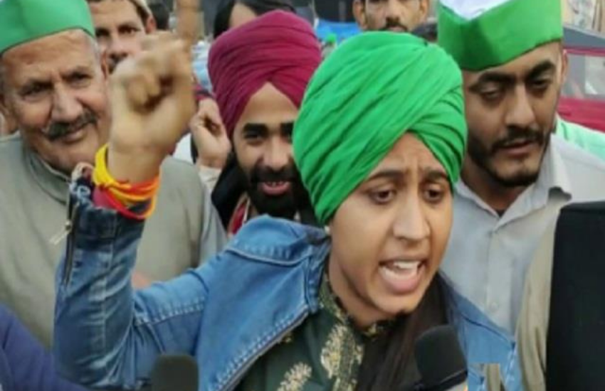 नेशलन शूटर से किसान नेता बनी बुलंदशहर की पूनम पंडित भी एक पत्रकार के सवाल से इतनी नाराज हुईं कि यह तक कह डाला कि जाइए पहले अपने नेता से ठीक से पढ़कर आइए, फिर सवाल पूछिए। PHotos: Social Media