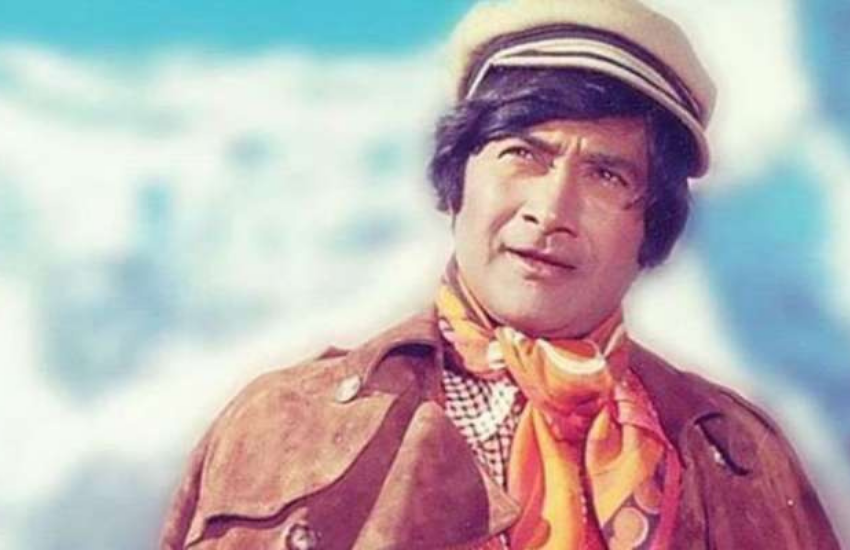 देव आनंद के सहयोगी रहे मोहन चुरीवाला ने बीबीसी से बातचीत में बताया था कि देव साहब प्रधानमंत्री इंदिरा गांधी के इमरजेंसी लगाने से ख़फ़ा थे और उसी समय उन्हें एक राजनीतिक समारोह में कांग्रेस ने आमंत्रिति किया था लेकिन उन्होंने ये स्वीकार नहीं किया।