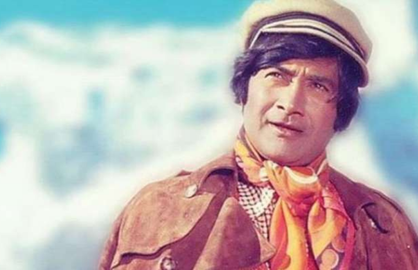 अपने लेख में अली ने बताया था कि हेलेन महबूब स्टूडियो में घंटों केवल देव आनंद को देखने के लिए चली जाया करती थीं। इसे भी पढ़ें - फैन की हरकत से जब हवा में लटक गई थी हेमा मालिनी की केबिल कार, देव आनंद ने तब की थी मदद