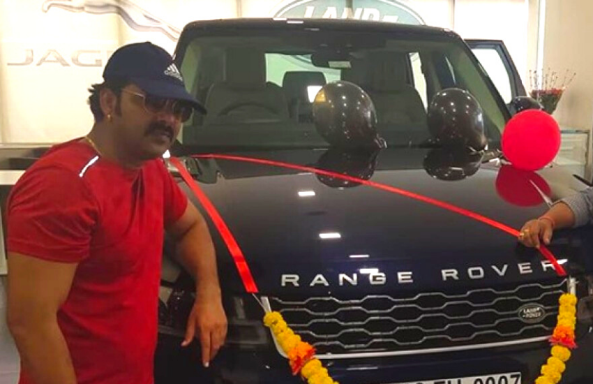 पवन के पास 2 स्कॉर्पियो, 2 फॉर्च्यूनर और एक 90 लाख की मर्सिडीज है। पवन सिंह को घोड़ों का भी शौक है।