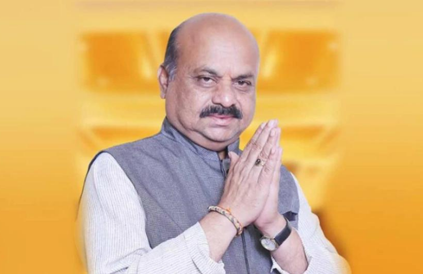 कर्नाटका के सीएम बसवराज बोम्मई सैलेरी के मामले में 17 वें नंबर पर है। इन्हें प्रतिमाह 200,000 रुपये मिलते हैं।