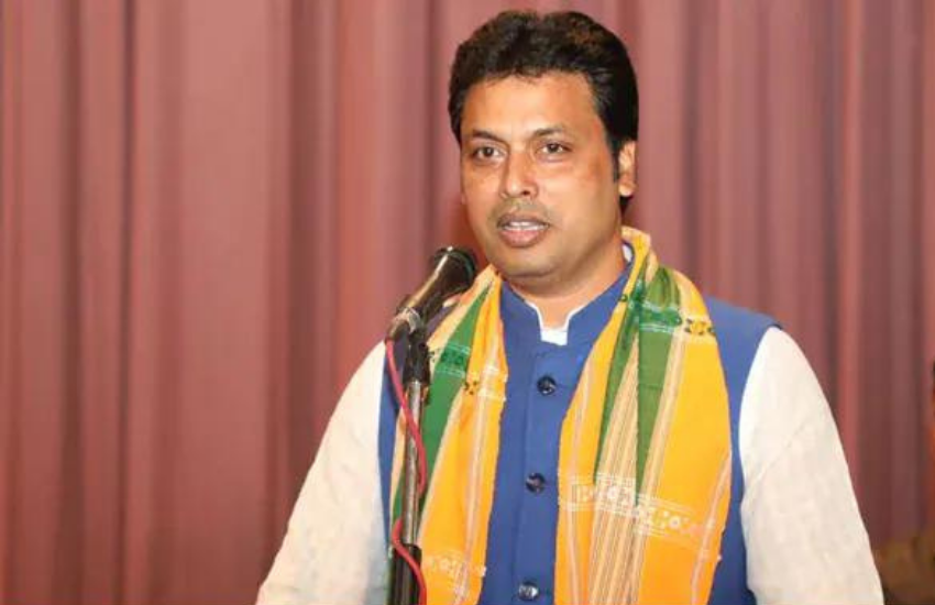 सबसे कम सैलेरी पाने वाले सीएम में त्रिपुरा के मुख्यमंत्री बिप्लब देव हैं। इन्हें प्रतिमाह 105,000 रुपये सैलेरी मिलती है। Photos: Social Media