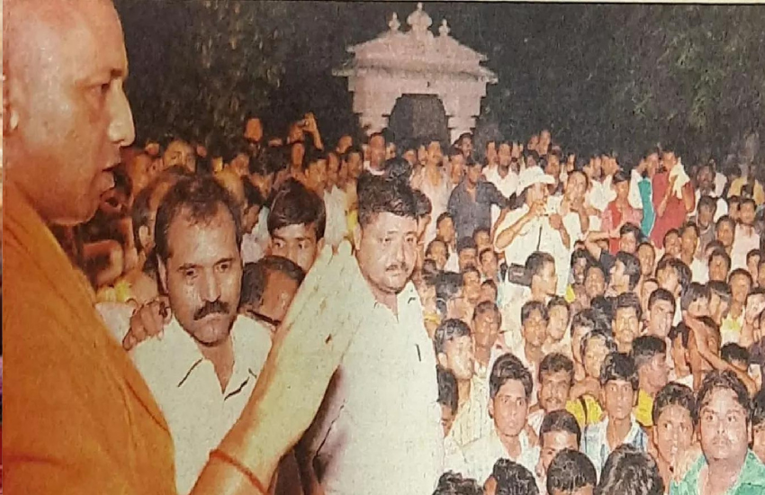 योगी ने सीएम बनने के बाद ही नहीं, पहले भी गोरखपुर के विकास और वहां की जनता को न्याय दिलाने के लिए काम किया था। इसे भी पढ़ें- योगी-उद्धव ठाकरे में कौन पाता है ज्यादा सैलेरी? सबसे कम और सबसे ज्यादा तनख्वाह पाने वाले हैं ये सीएम