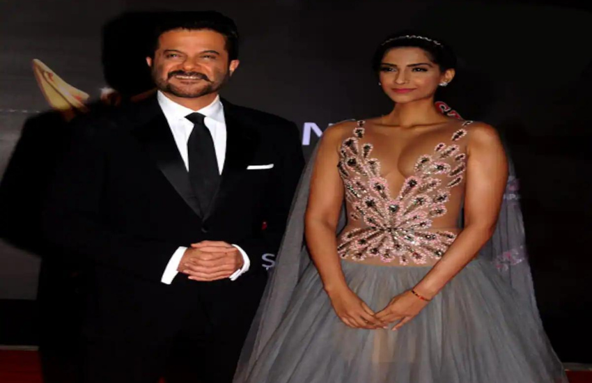 सोनम के वेस्टर्न ड्रेस कई बार बेहद रिवीलिंग भी होते हैं। अनिल कपूर के साथ एक बार सोनम ने इतना बॉडी शो ऑफ किया था कि सोशल मीडिया पर वह ट्रोलिंग का शिकार हो गई थीं।
