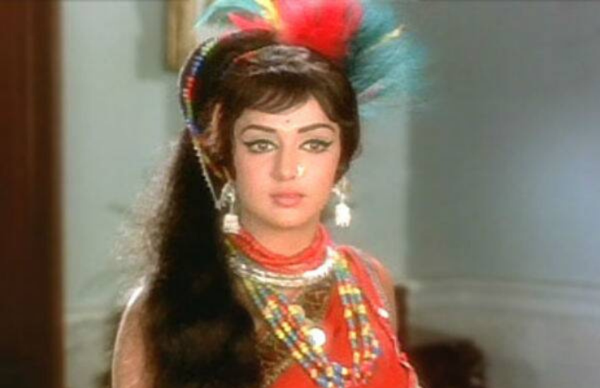 हेमा मालिनी ने हाल ही में अपना 70वां जन्मदिन मनाया और सोशल मीडिया पर सेलिब्रेशन की तस्वीरों को शेयर किया था।