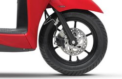 Honda Activa या Suzuki Access नहीं बल्कि 125cc के ये टॉप 3 स्कूटर देते हैं 68 kmpl तक की माइलेज, पढ़ें पूरी डिटेल