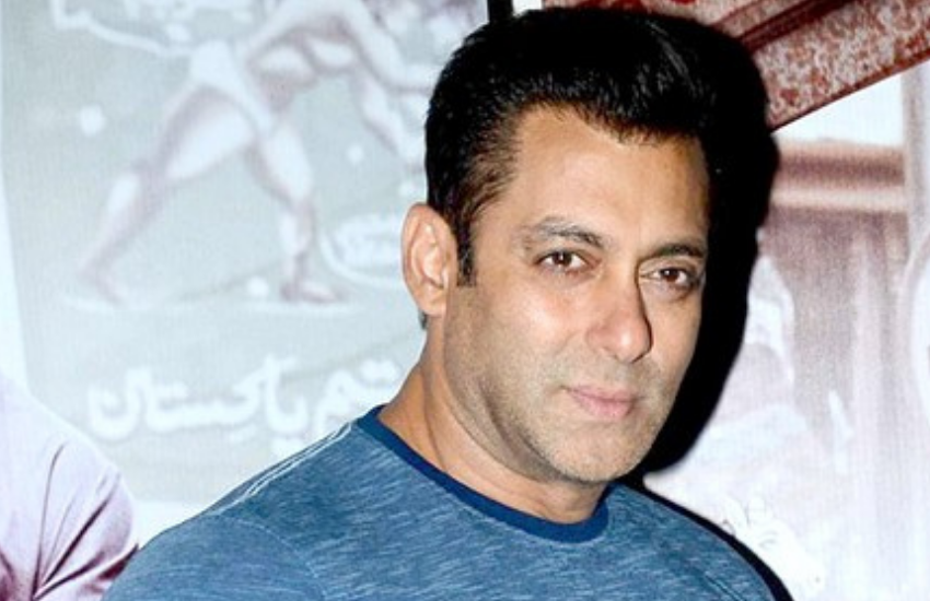 सलमान के बींग ह्यूमन चेरेटेबल ट्रस्ट के अतुलनीय काम की आमिर अपने शो में तारीफ कर रहे थे और सलमान खान ने तभी बताया था कि वह आमिर खान के मैसेज का जवाब नहीं देते।