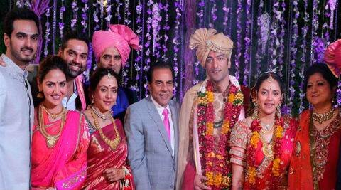 धर्मेंद्र की छोटी बेटी अहाना हमेशा लाइमलाइट से दूर रही हैं। लेकिन एक फिल्म में वो काम कर चुकी हैं।