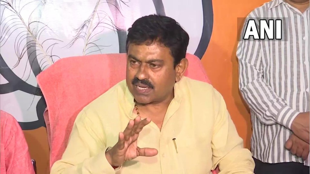 दिल्ली में आयोजित एक सरकारी कार्यक्रम में केंद्रीय गृह राज्य मंत्री अजय मिश्रा बतौर मुख्य अतिथि शामिल हुए। (फोटो- एएनआई)