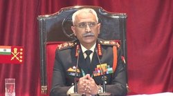 चीन ने लद्दाख में की सेना की बड़ी तैनाती, आर्मी चीफ नरवणे ने चिंता जता कहा- हम हर चुनौती से निपटने के लिए तैयार