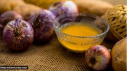 Hair Care: आलू और प्याज़ का जूस बालों की मजबूती के लिए है फायदेमंद, जानें इस्तेमाल का तरीका