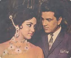 मनोज कुमार की जिद ने धर्मेंद्र के अंदर एक जज्बा पैदा कर दिया था और वह दोबारा इंडस्ट्री में संघर्ष के लिए तैयार हो गए थे और जल्दी ही उन्हें सफलता भी मिली थी।