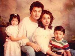 ऋषि कपूर ने एक बार मीडिया के सामने ही एक इवेंट में अपने बेटे रणबीर कपूर से जुड़ा दर्द एक्टर इमोशन्स में बोल गए थे। इसे भी पढ़ें- ऋषि कपूर की इस एक्ट्रेस पर पति ने जब जान से मारने का दर्ज कराया था केस, बेटे-पत्नी पर लगाए थे कई आरोप