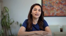 माधुरी दीक्षित ने बताया अपने सुंदर बालों का सीक्रेट, इन Hair Tips से आपको भी मिलेगी मदद