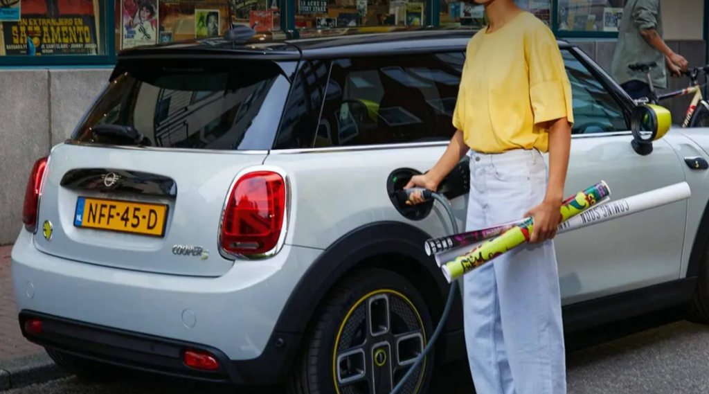 mini cooper, se electric car, auto news