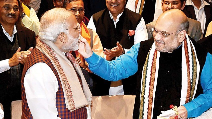दोनों की जोड़ी मौजूदा भारतीय राजनीति की सबसे चर्चित, ताकतवर और सफल जोड़ी है।
