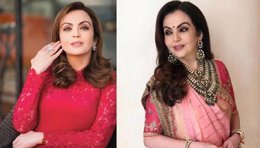 बात नीता अंबानी के लाइफस्टाइल की करें तो वह अकसर अपनी ड्रेस को लेकर चर्चा में रहती हैं। नीता अंबानी भारतीय पारंपरिक परिधानों के साथ ही वेस्टर्न ड्रेस की भी शौकीन हैं। (यह भी पढ़ें: मुकेश अंबानी की पत्नी हैं लाखों के लहंगों की शौकीन, देखें नीता अंबानी की पसंद)