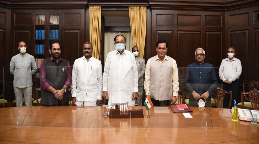नवनिर्वाचित सांसदों के शपथ ग्रहण का कार्यक्रम। फोटो- नकवी के ट्विटर हैंडल से