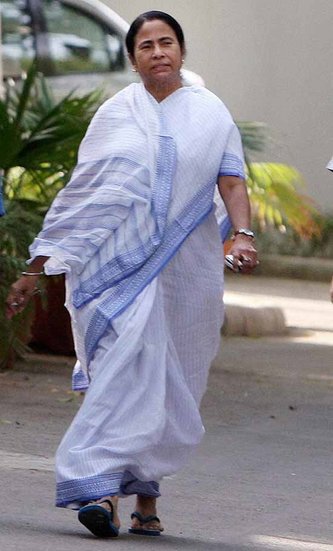 ममता बनर्जी लगातार तीसरी बार पश्चिम बंगाल की सीएम हैं। ममता ने भी अपना पॉलिटिकल करियर छात्र राजनीति से शुरू किया था। 