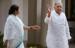 रेप पर पहली बार किसी ने नहीं दिया विवादित बयान, ममता, मुलायम समेत पांच राजनेता करा चुके हैं अपनी किरकिरी