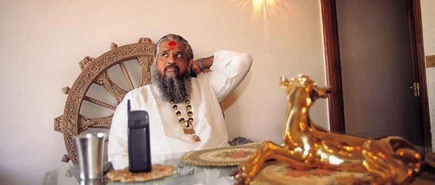 चंद्रास्वामी का नाम 90 के दशक में भारतीय राजनीति का बेहद चर्चित नाम था। वह प्रधानमंत्री रहे दिवंगत पीवी नरसिम्हा राव के बेहद करीबी थे। कई बड़े भारतीय राजनेता उनके शिष्यों में शुमार थे। चंद्रास्वामी का असली नाम नेमीचंद जैन था।