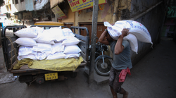 Antyodaya Anna Yojana के तहत Ration Card पाने का कौन हकदार और बाकी राशन कार्ड से कितना अलग होता है यह? जानें