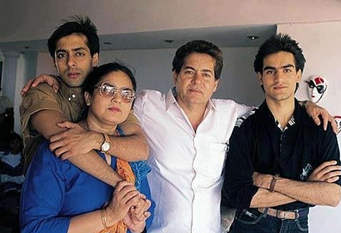 सलमान ने कहा मां ने आते ही उन्हें बस इतना पूछा कि- तूने अब क्या कर दिया? इसे भी पढ़ें- 4 साल होती है सलमान खान की गर्लफ्रेंड्स की एक्सपायरी डेट, मां ने कहा था- कोई कितना करेगा इंतजार