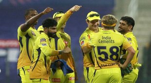 t20-world-cup-ms-dhoni-allrounder-sam-curran-to-miss-whole-tournament-for-england-cricket-team-due-to-injury-during-ipl-2021