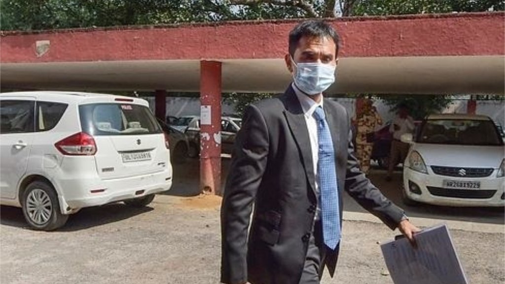मंगलवार को एनसीबी मुंबई के क्षेत्रीय निदेशक समीर वानखेड़े नई दिल्ली स्थित मुख्यालय पहुंचे। (फोटो: पीटीआई) मंगलवार को एनसीबी मुंबई के क्षेत्रीय निदेशक समीर वानखेड़े नई दिल्ली स्थित मुख्यालय पहुंचे। (फोटो: पीटीआई)