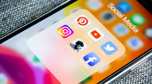 social media, facebook, whatsapp, instagram