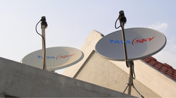 Tata Sky का धमाका ऑफर: फ्री में HD सेट टॉप बॉक्स दे रही कंपनी! जानें- आप कैसे ले सकते हैं फायदा?