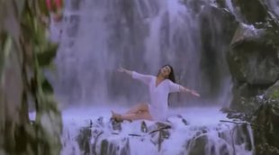 Twinkle Khanna, Mandakini, Twinkle Khanna In Rain