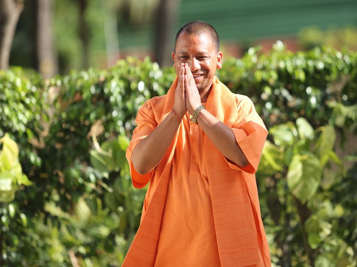 सीमए योगी के जनता दरबार में हर तरह की समस्याएं आती हैं। जमीन-जायदाद से लेकर शादी-ब्याह, पारिवारिक विवाद, इलाज और शिक्षा के लिए मदद जैसी अनेक समस्याएं लेकर दरबार में लोग आते हैं, लेकिन यहां तक पहुंचने के निमय कायदे भी हैं।