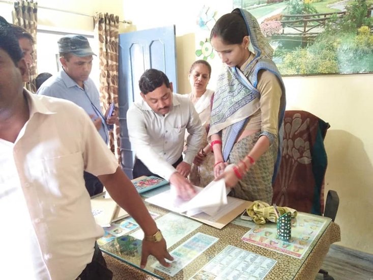 सूची चौधरी ने चुनाव आयोग को बताया था कि उनके पास एक करोड़ रुपए से ज्यादा की संपत्ति है। 