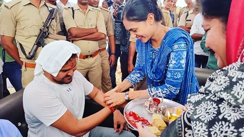 पढ़ाई कर भारत लौटने के बाद वह भी सामाजिक कार्यों में रुचि लेने लगीं। 