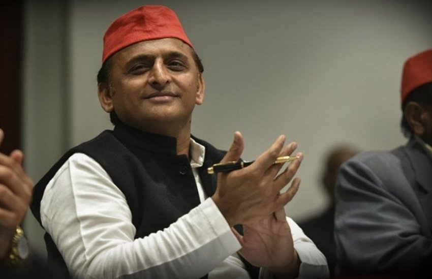 2012 में अखिलेश यादव जब यूपी के सीएम बने तब वह कन्नौज सीट से सांसद थे। सीएम बनने के बाद उन्होंने सीट से इस्तीफा दिया और विधान परिषद के सदस्य बने थे।