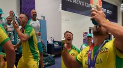 T20 वर्ल्ड चैंपियन बनने के बाद जूते से जाम पीते दिखे ऑस्ट्रेलियाई क्रिकेटर्स, लोग बोले- इन्हें सोने का कटोरा दे दो तब भी ये भीख मांगेंगे; देखें Video